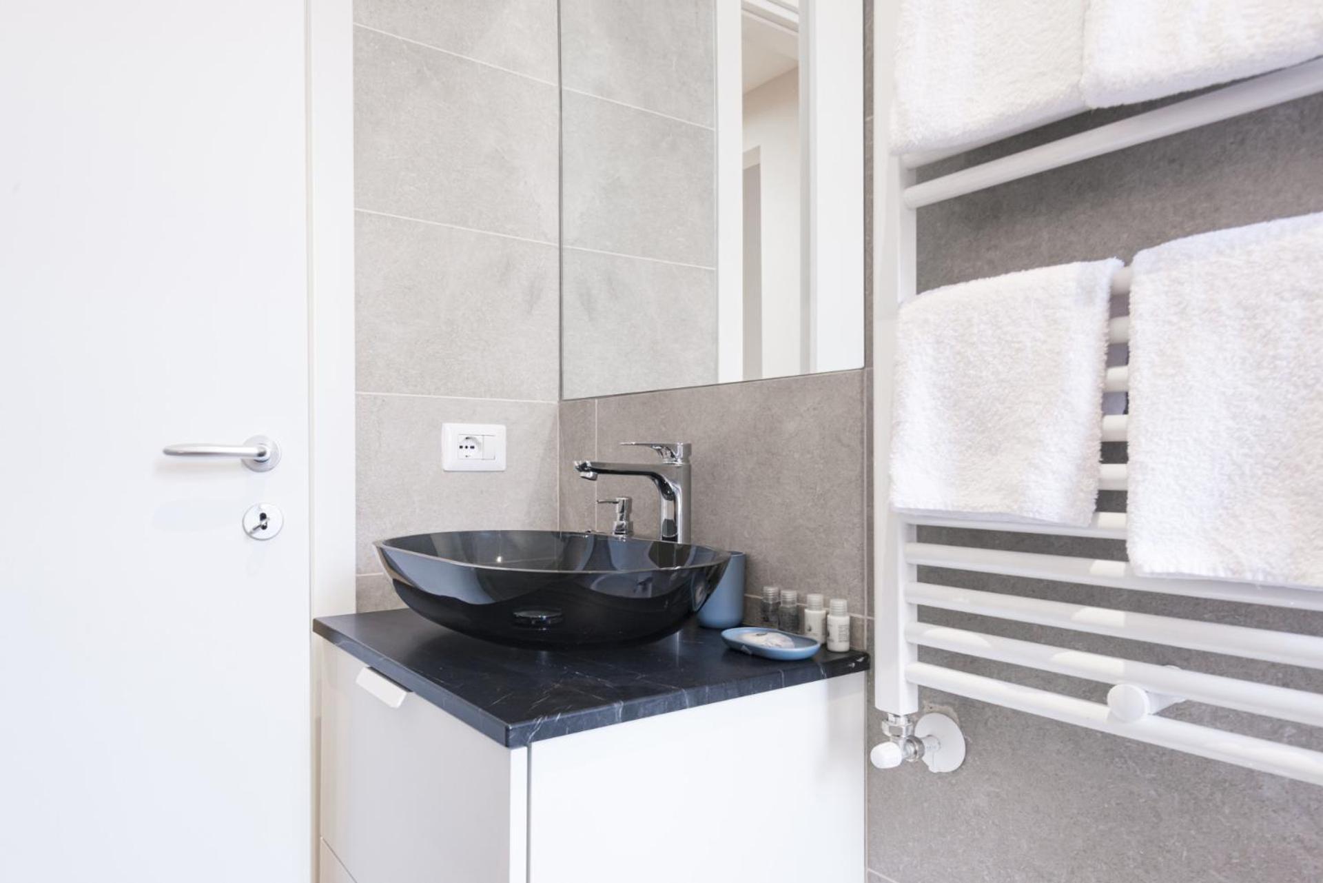 Easylife - Studio Con Balcone In Risorgimento Daire Milano Dış mekan fotoğraf